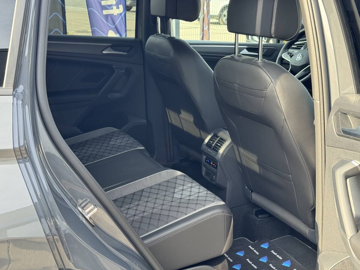 Volkswagen Tiguan 2022 - fresh auto