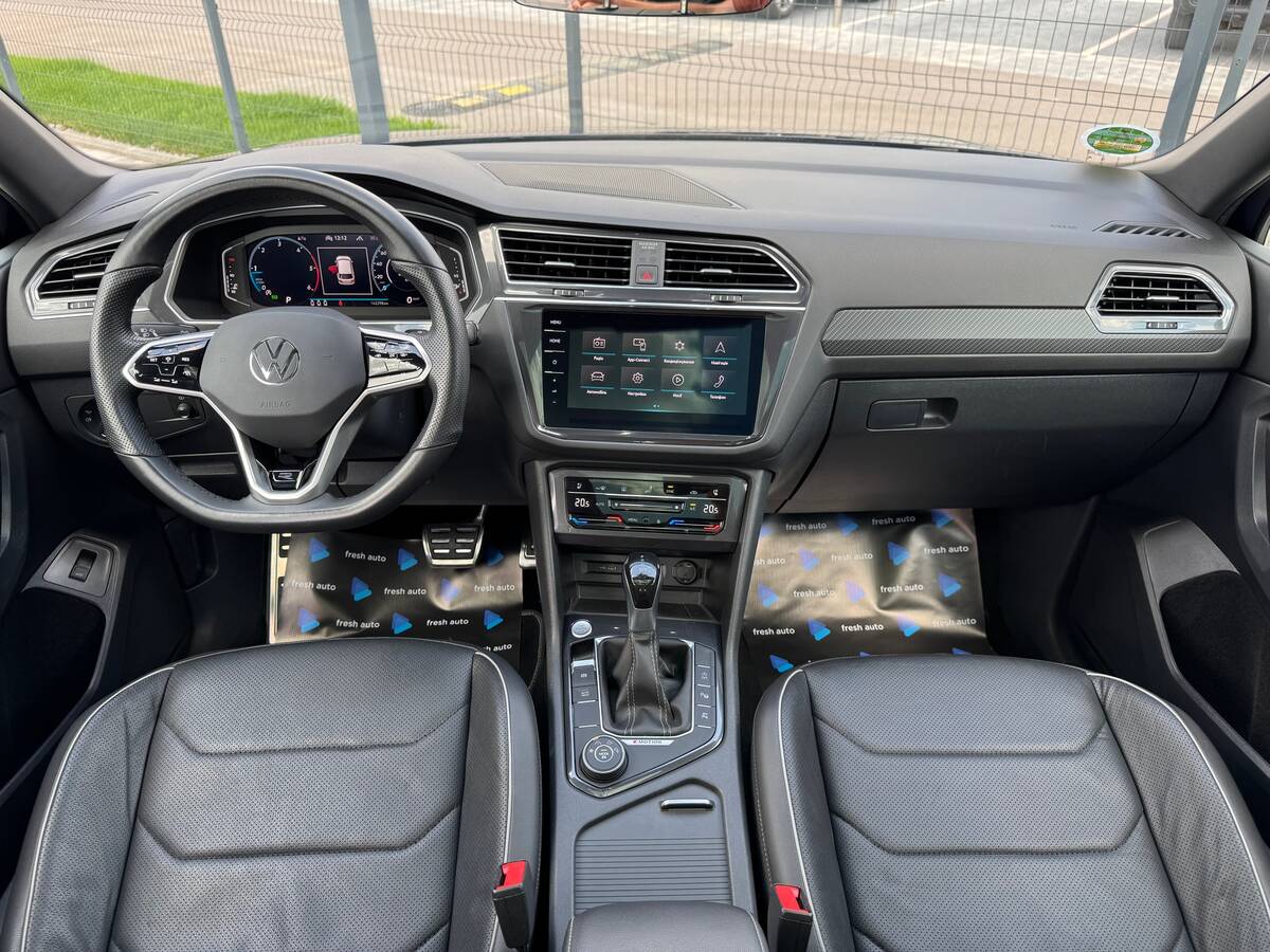 Volkswagen Tiguan Allspace 2023 (Фольксваген Тігуан Оллспейс) — фото 4 з 5