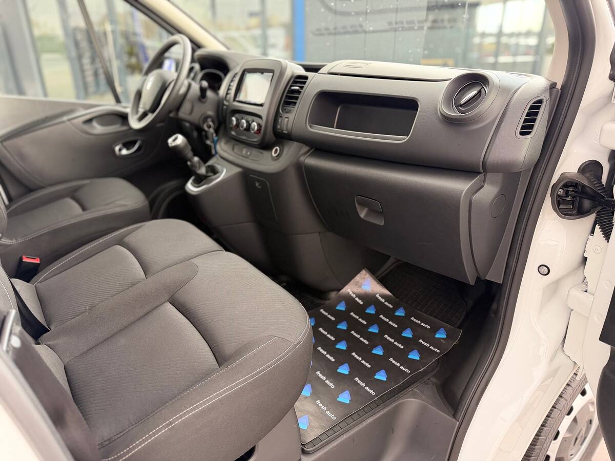 Renault Trafic 2021 - DriveType: Front 