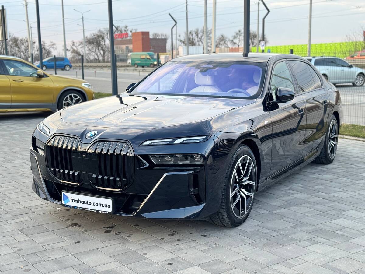 BMW i7 2023 - Кількість місць: 5 