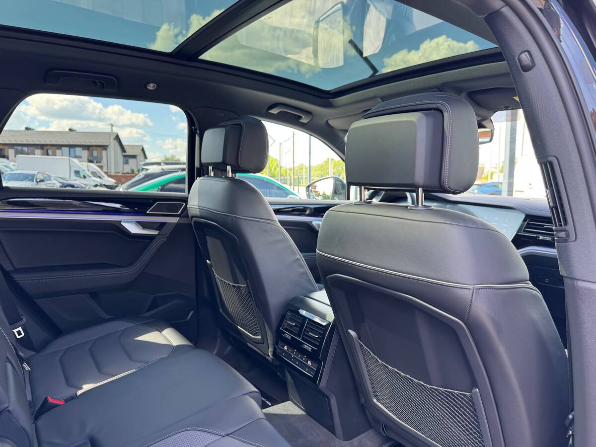 Volkswagen Touareg 2022 - Привід: Повний 