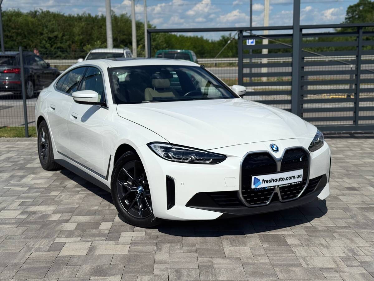 BMW i4 2022 - DriveType: Rear 