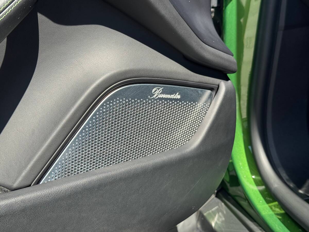 Porsche Taycan 2021 - fresh auto