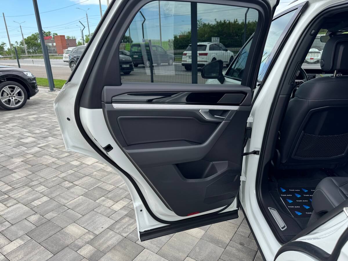 Volkswagen Touareg R 2022 - HP: 286 HP