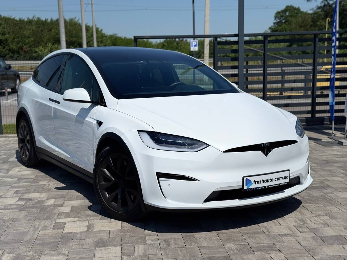 Tesla Model X 2022