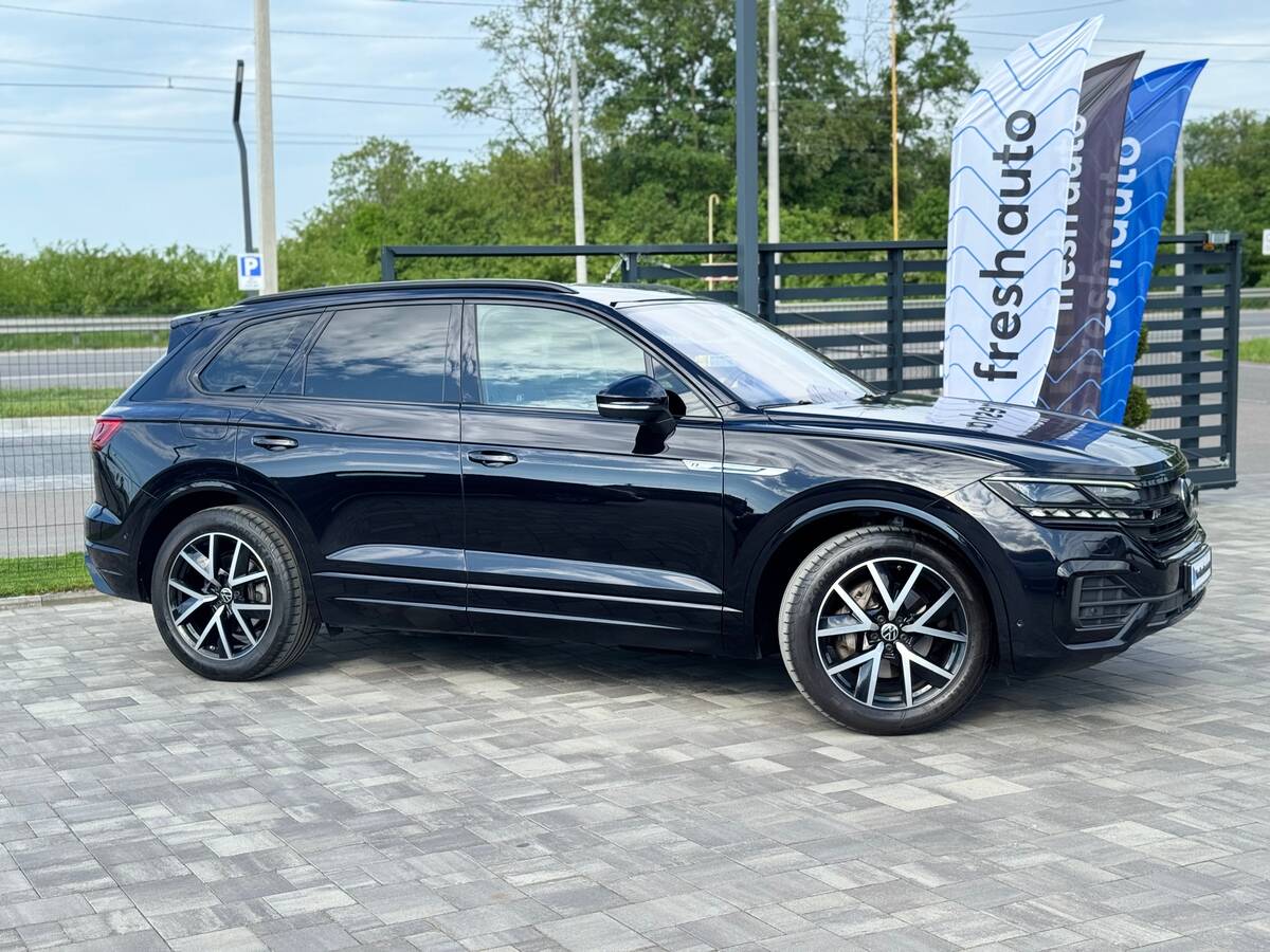 Volkswagen Touareg 2020 - Number Of Seats: 5 
