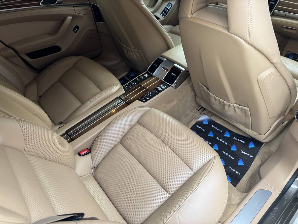 Porsche Panamera 2011 - Country: Sweden 