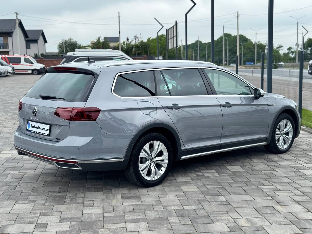 Volkswagen Passat Alltrack 2023 - Привід: Повний 