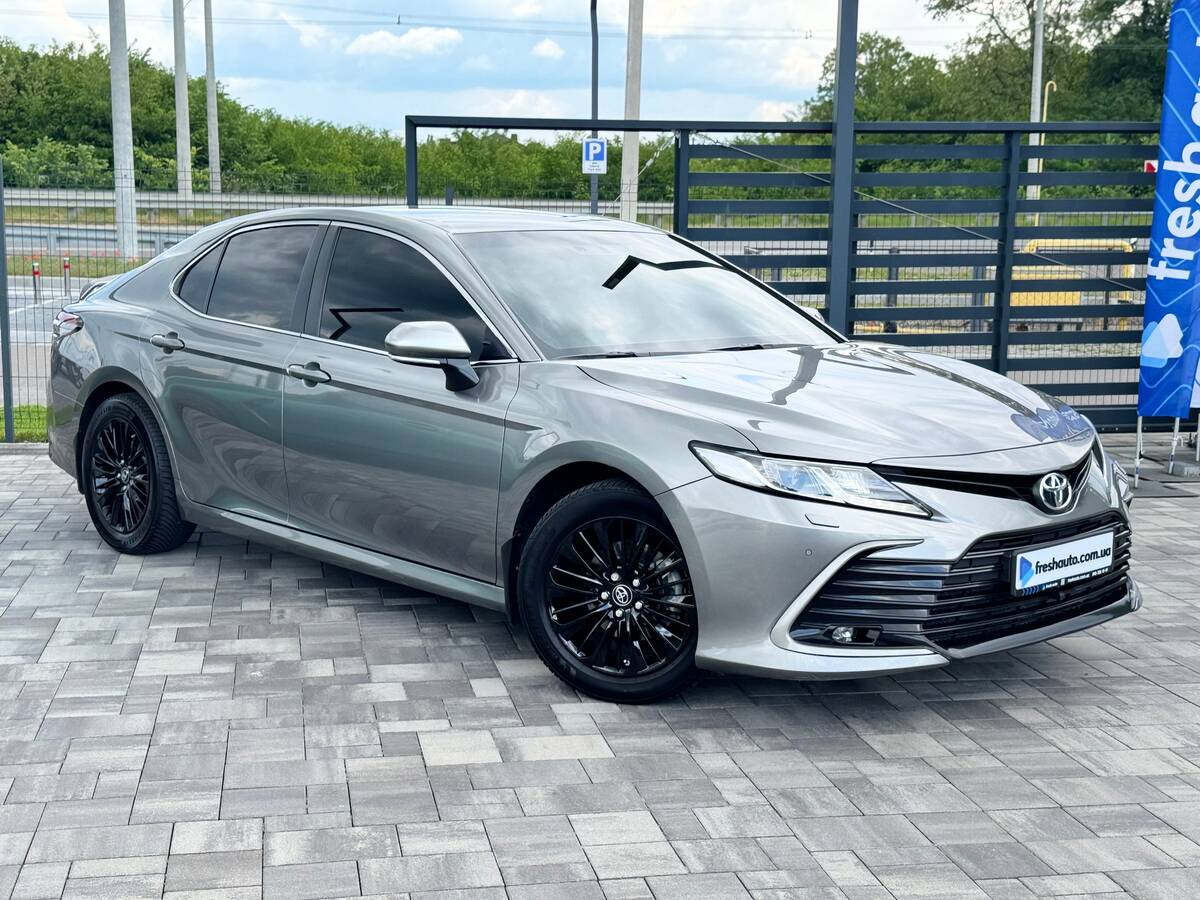 Toyota Camry 2021 - DriveType: Front 