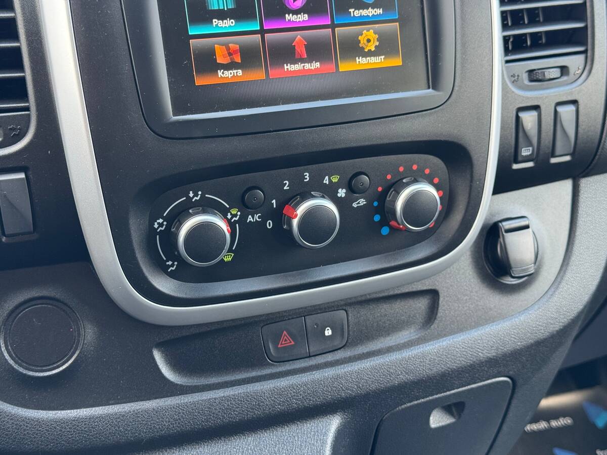 Renault Trafic 2021 - Кількість місць: 6 