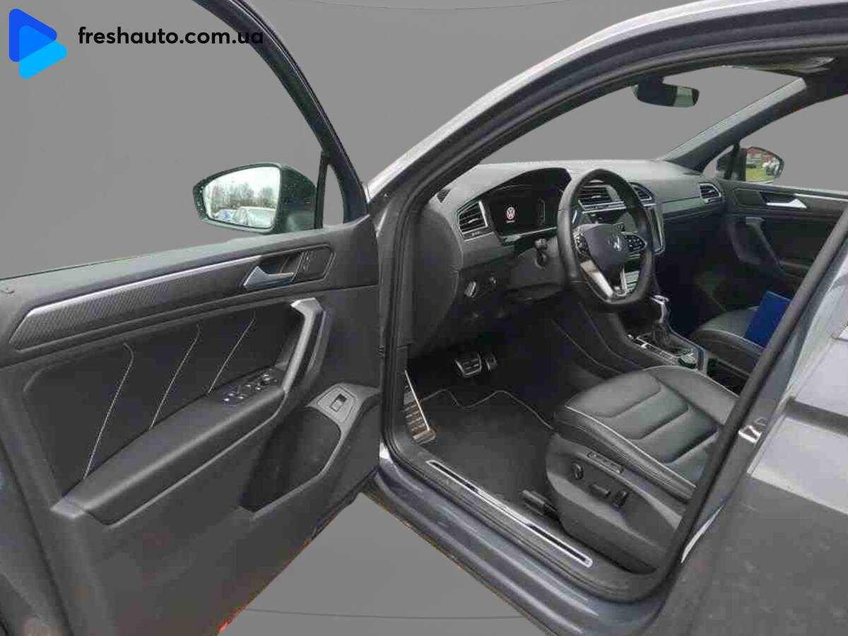 Volkswagen Tiguan 2022 - DriveType: All-wheel 