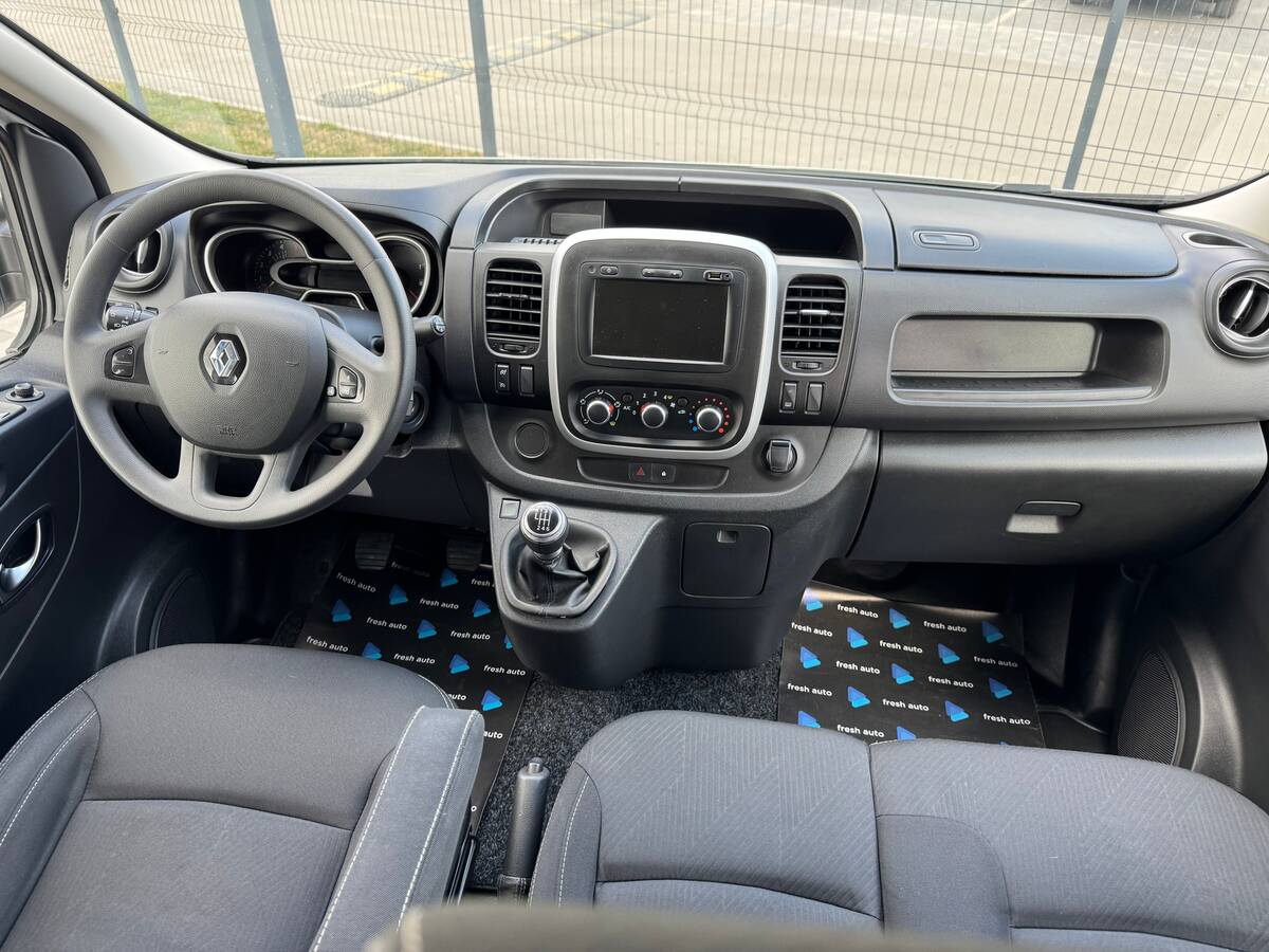 Renault Trafic 2021 - Кількість місць: 6 