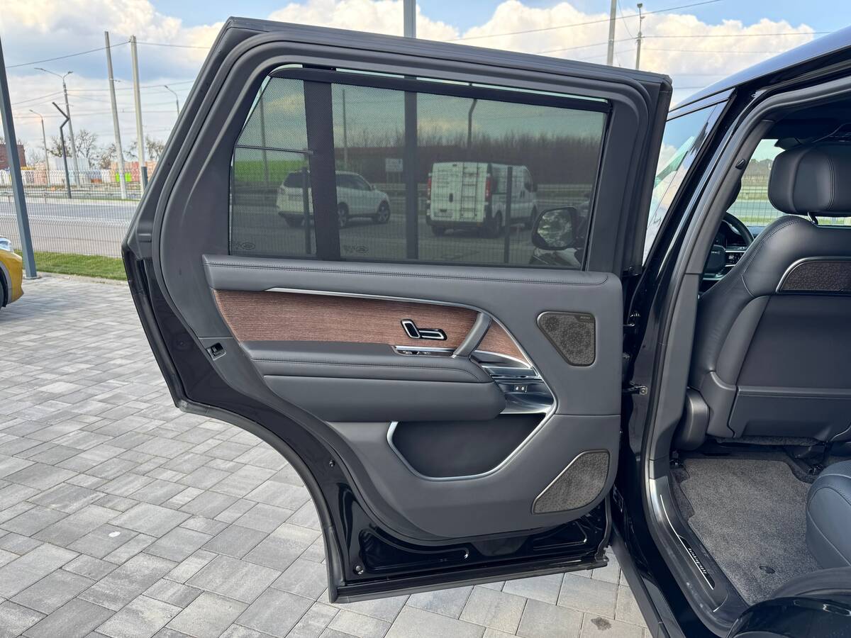 Land Rover Range Rover 2023 - Об'єм двигуна: 3.0 л.