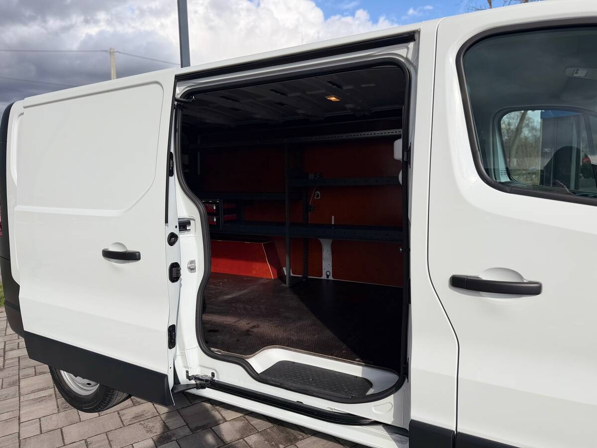 Renault Trafic 2021 - Transmission: Manual 