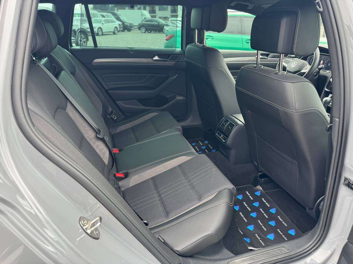 Volkswagen Passat Alltrack 2023 - fresh auto