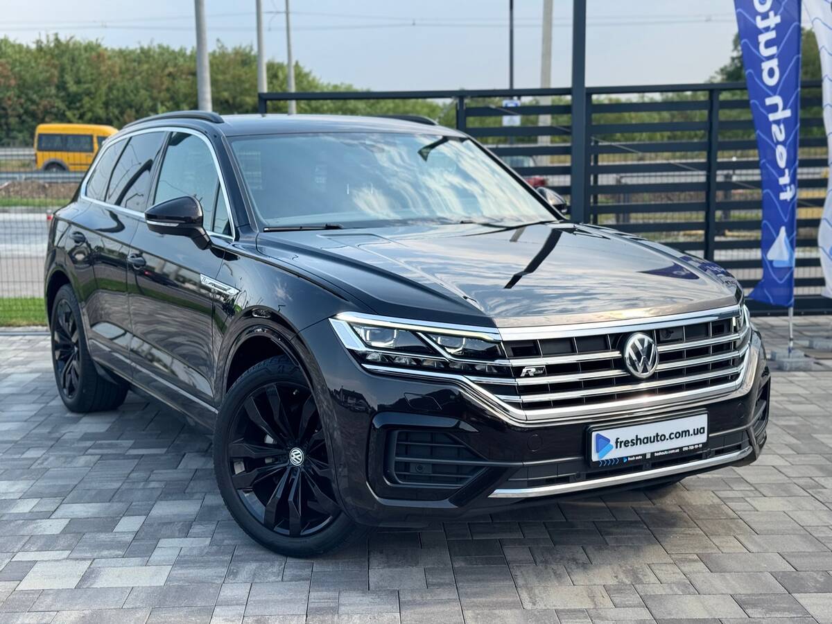 Volkswagen Touareg R 2020 (Фольксваген Туарег R) — фото 1 з 5