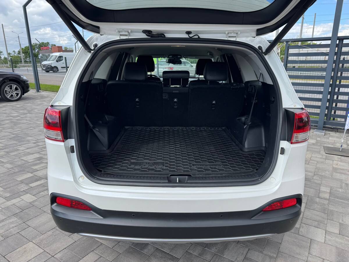 Kia Sorento 2016 - Кількість місць: 7 