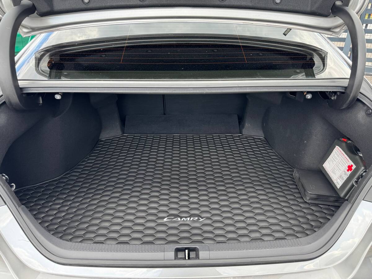 Toyota Camry 2021 - Country:  