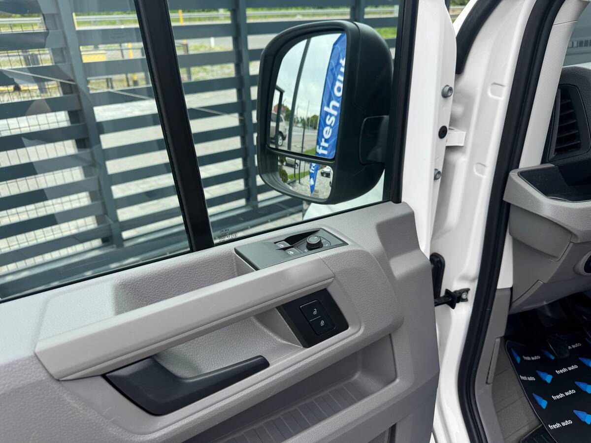 Volkswagen Crafter 2022 - fresh auto