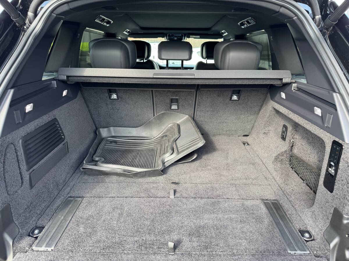 Land Rover Range Rover 2023 - Тип кузова: Позашляховик / Кросовер 