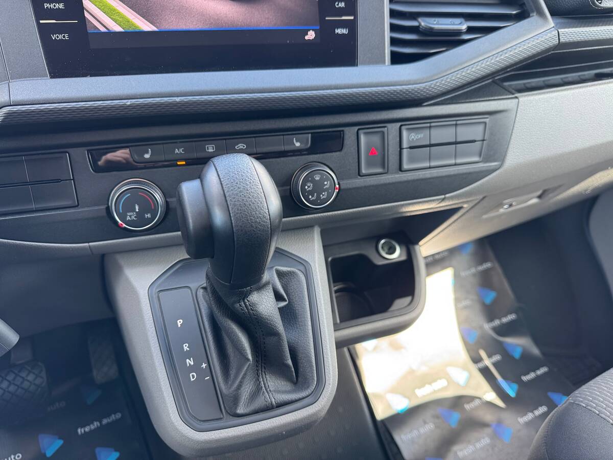 Volkswagen Transporter 2021 - Тип авто: Вантажівки 