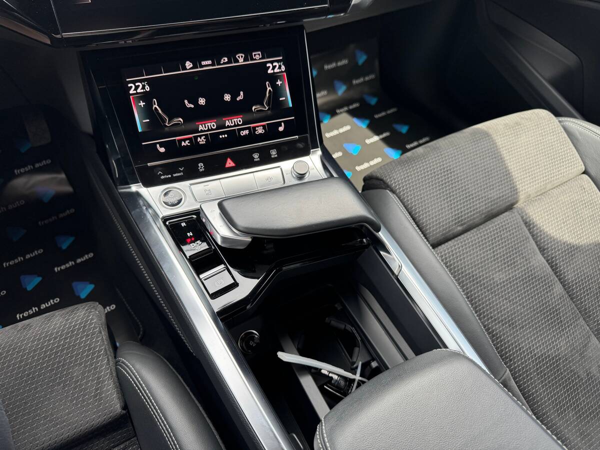 Audi e-tron 2021 - Потужність: 408 кс