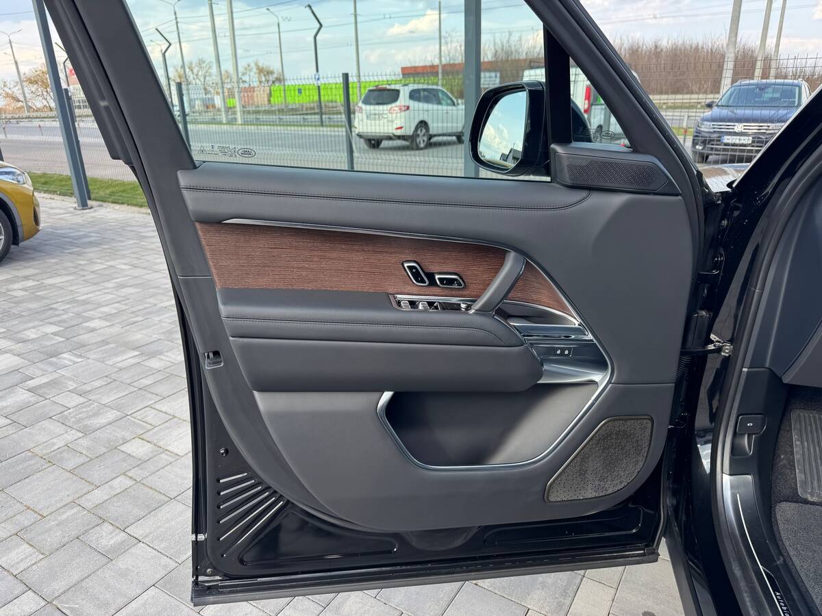 Land Rover Range Rover 2023 - fresh auto