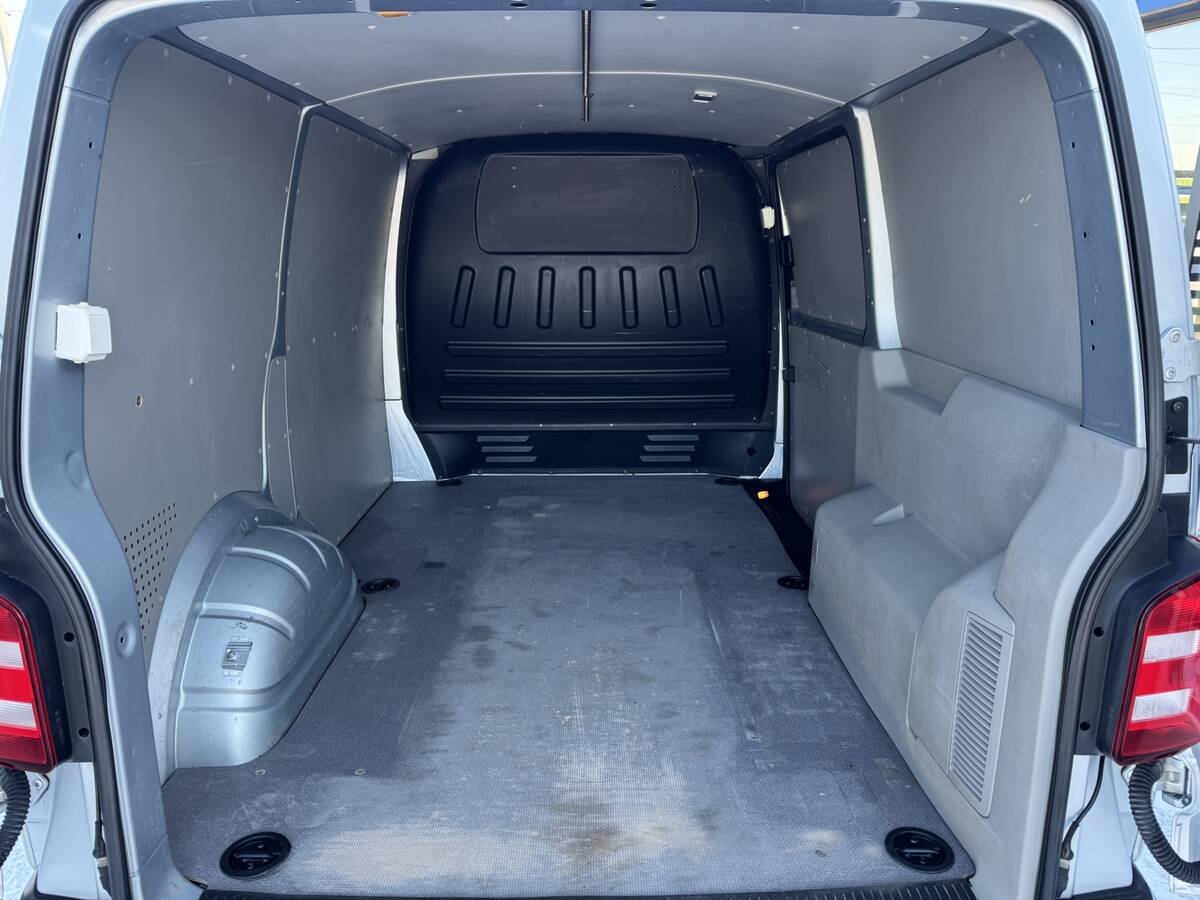 Volkswagen Transporter 2019 - Кількість місць: 3 
