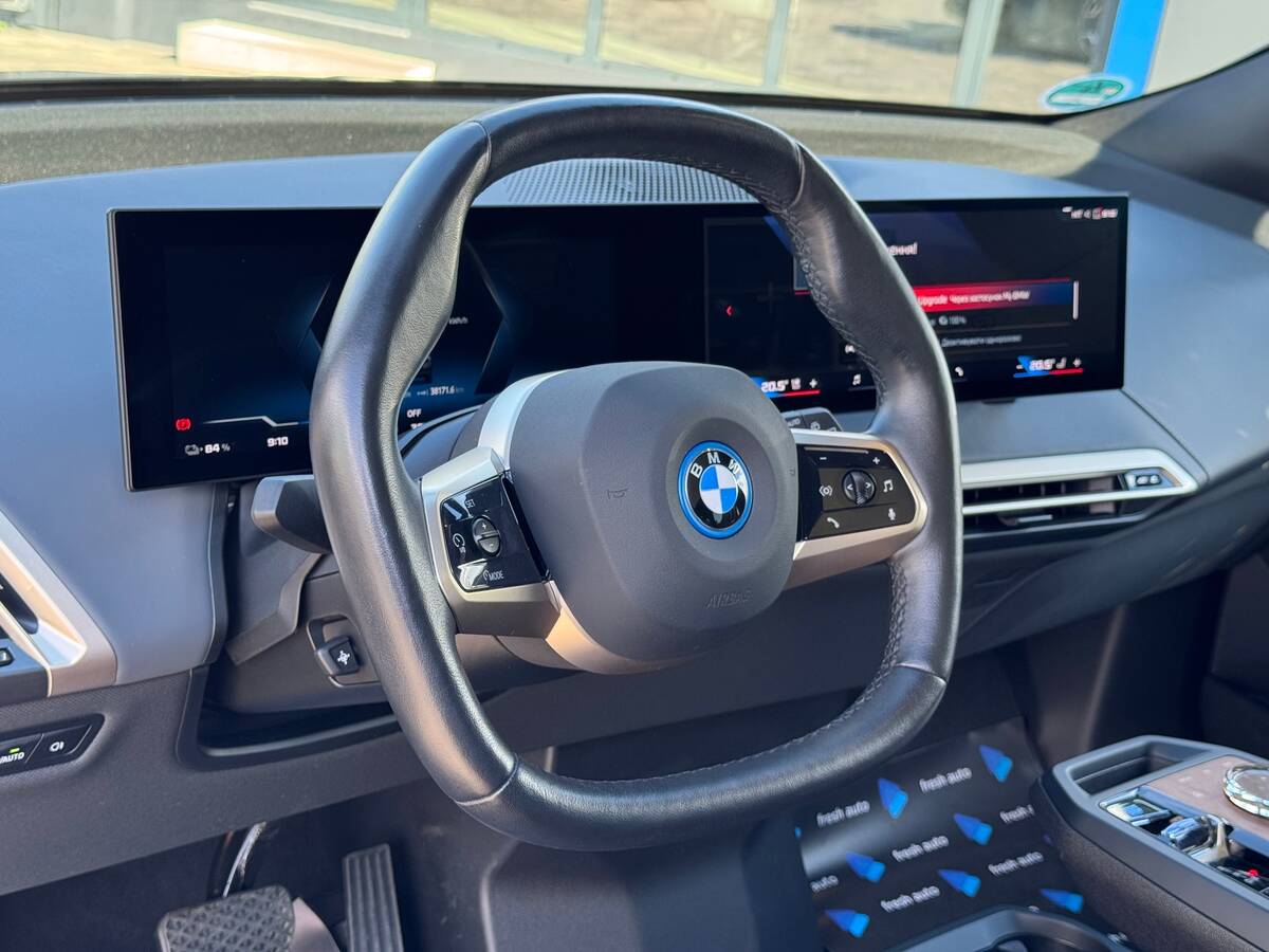 BMW iX 2023 - freshauto