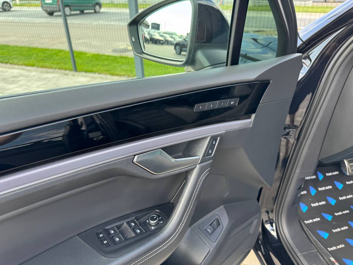 Volkswagen Touareg 2020 - freshauto