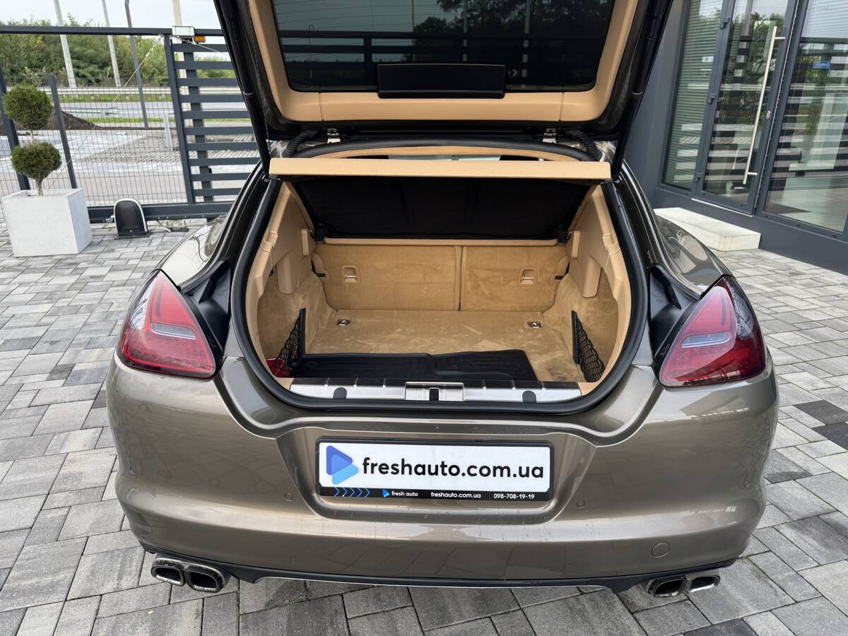 Porsche Panamera 2011 - Odometr: 147 thnd km