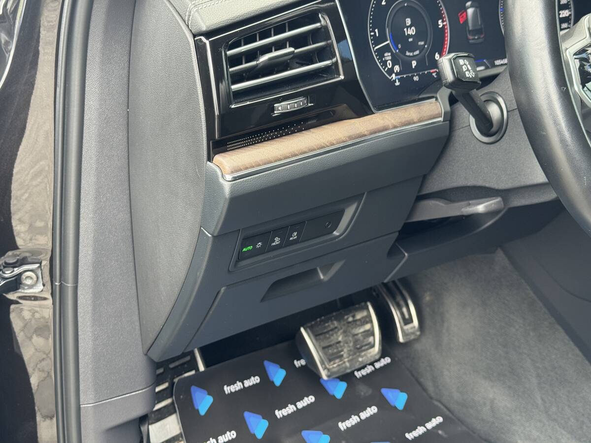 Volkswagen Touareg 2021 - сайт фреш авто