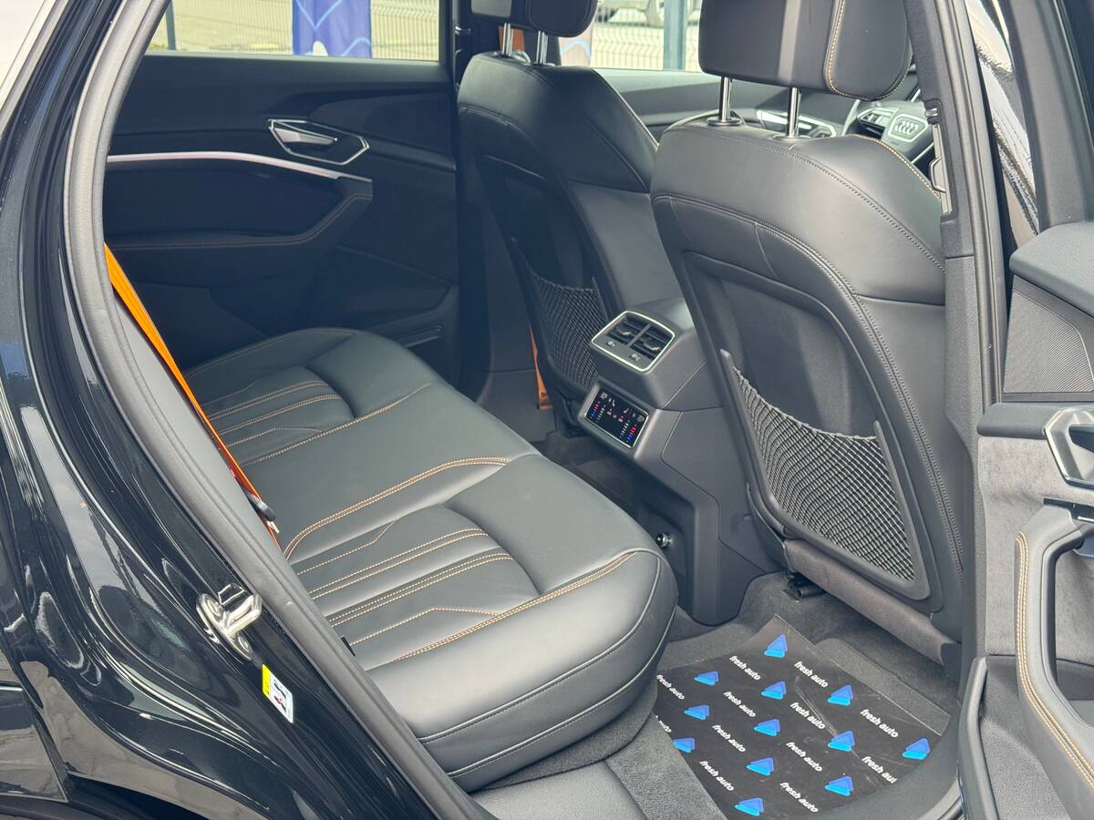 Audi e-tron 2022 - freshauto