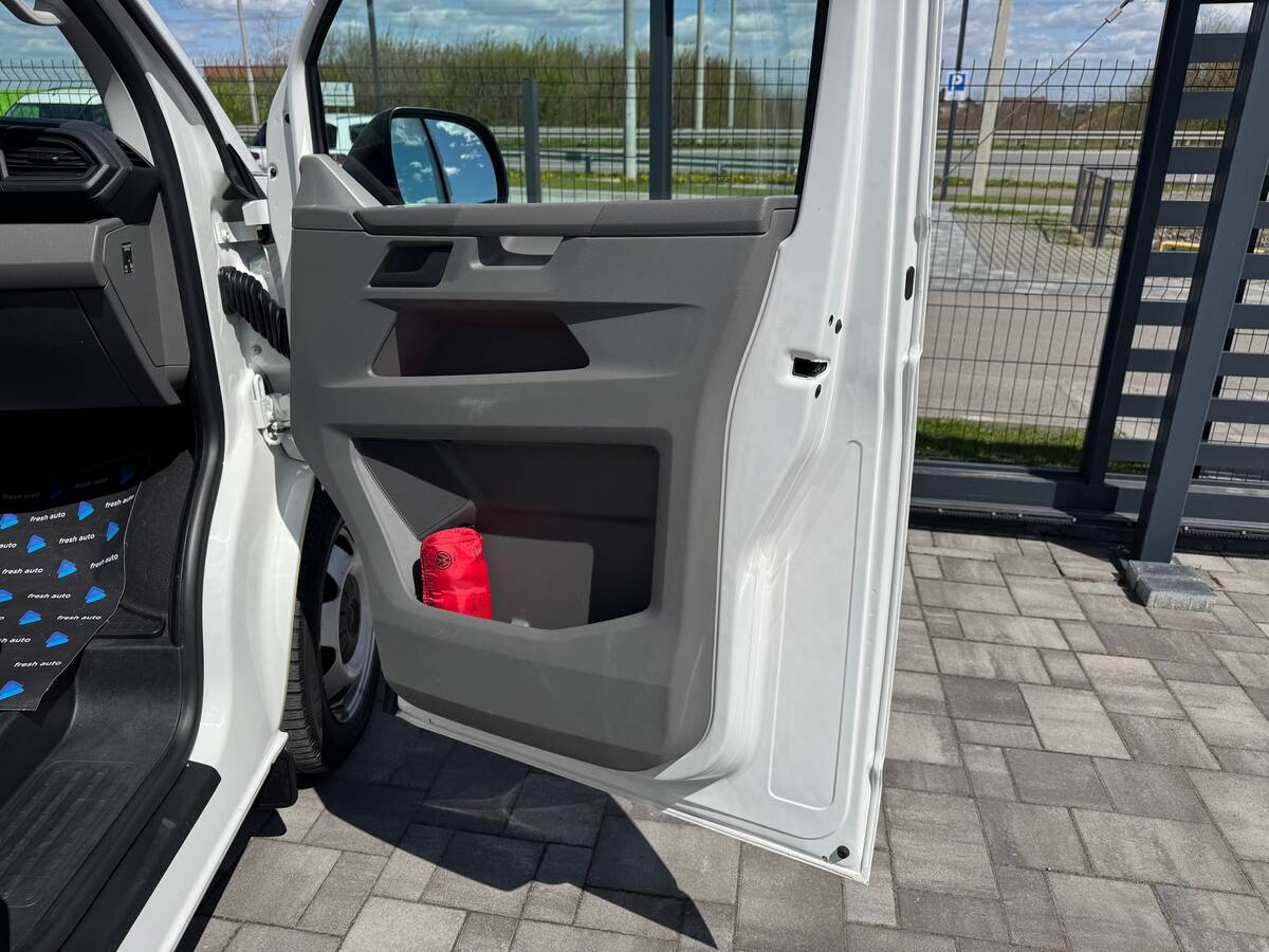 Volkswagen Transporter 2021 - Привід: Передній 