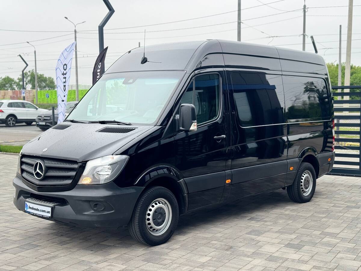Mercedes-Benz Sprinter 2013 - Number Of Seats: 3 