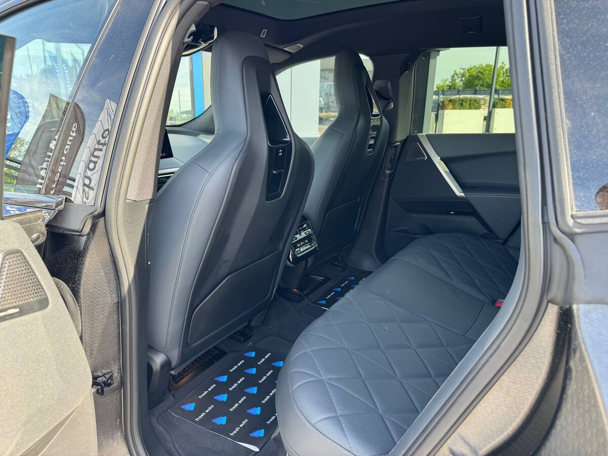BMW IX M60 2023 - Transmission: Automatic 