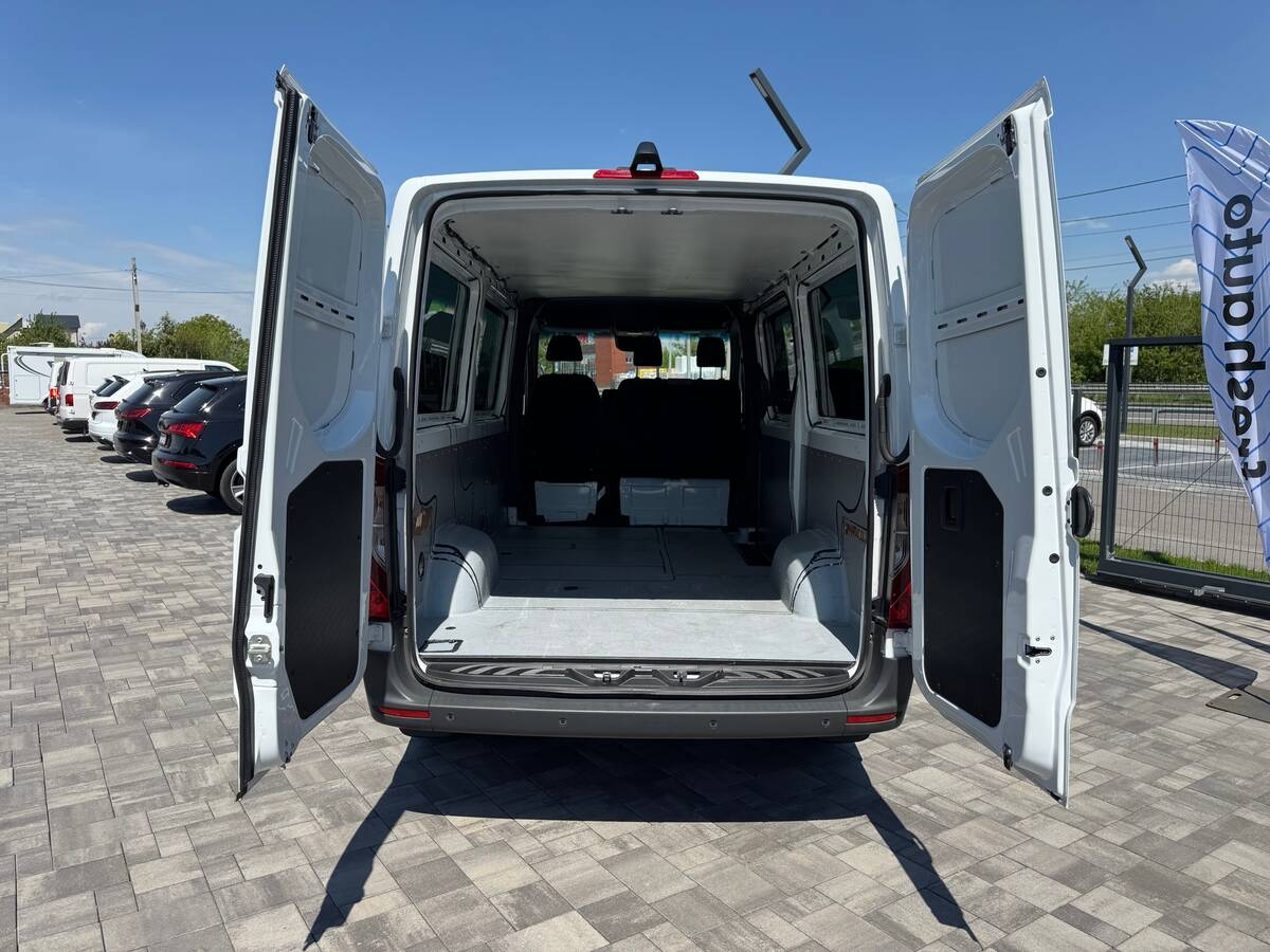 Mercedes-Benz sprinter 2019 - Кількість місць: 3 