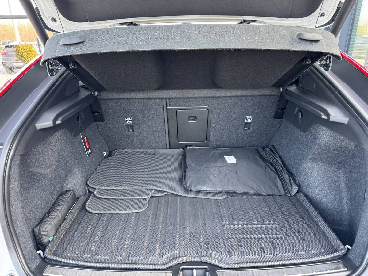 Volvo C40 Recharge 2023 - freshauto