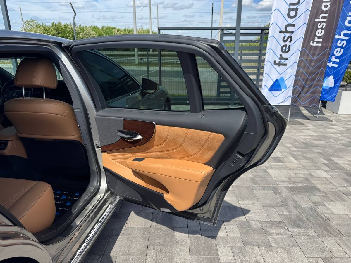 Lexus LS500 2022 - freshauto
