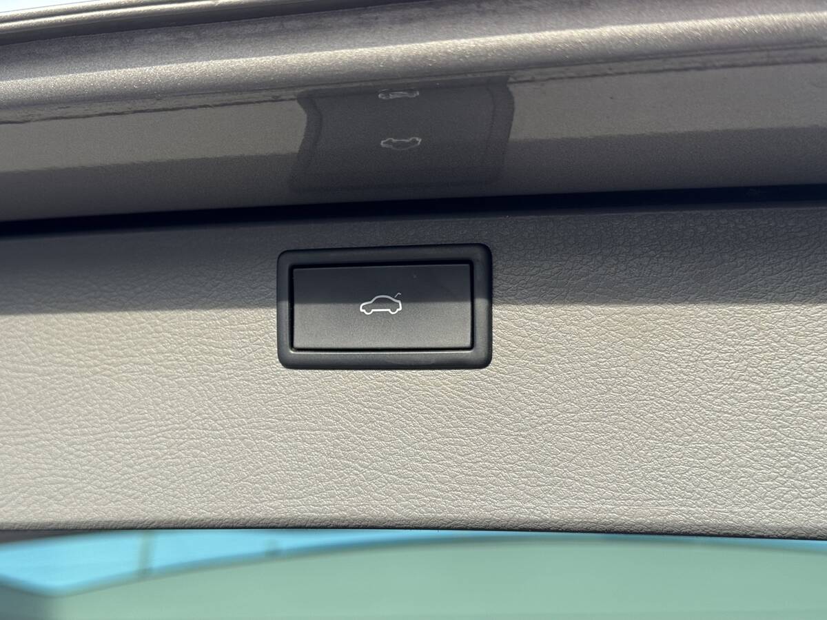 Volkswagen Caravelle 2021 - фреш авто