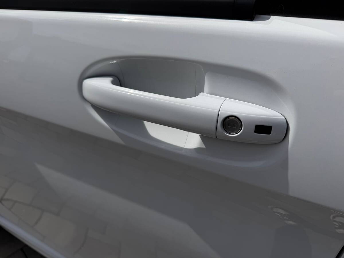 Mercedes-Benz V-Class 2021 - fresh auto