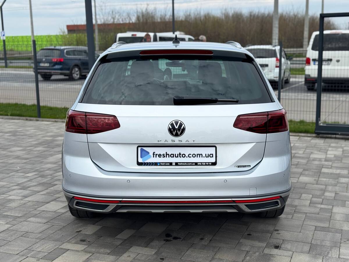 Volkswagen Passat Alltrack 2022 - фреш авто