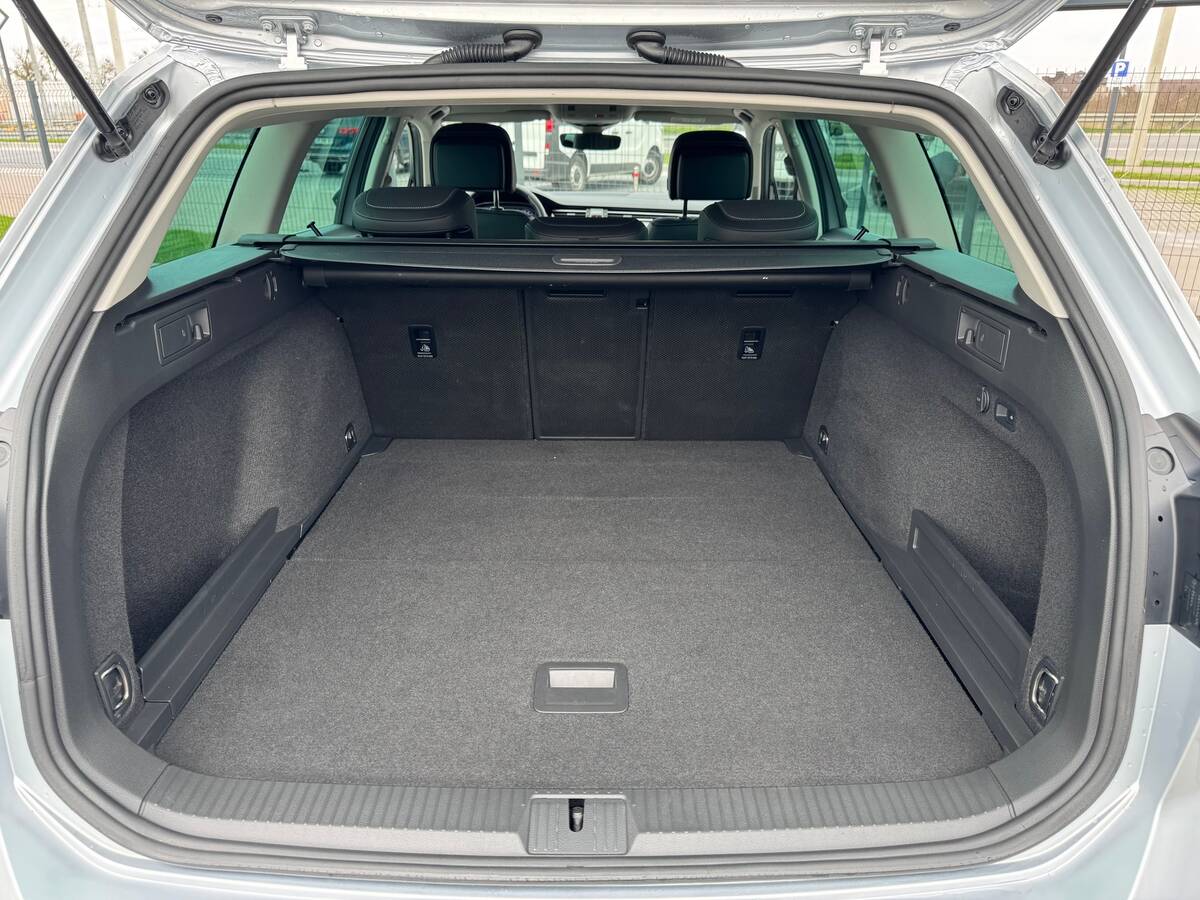 Volkswagen Passat Alltrack 2022 - фреш авто