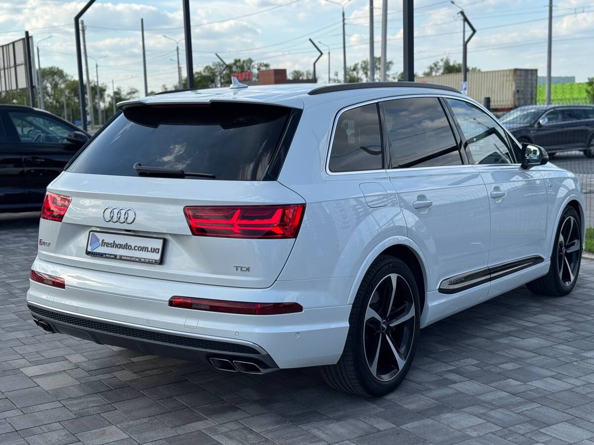 Audi SQ7 2017 - Кількість місць: 5 