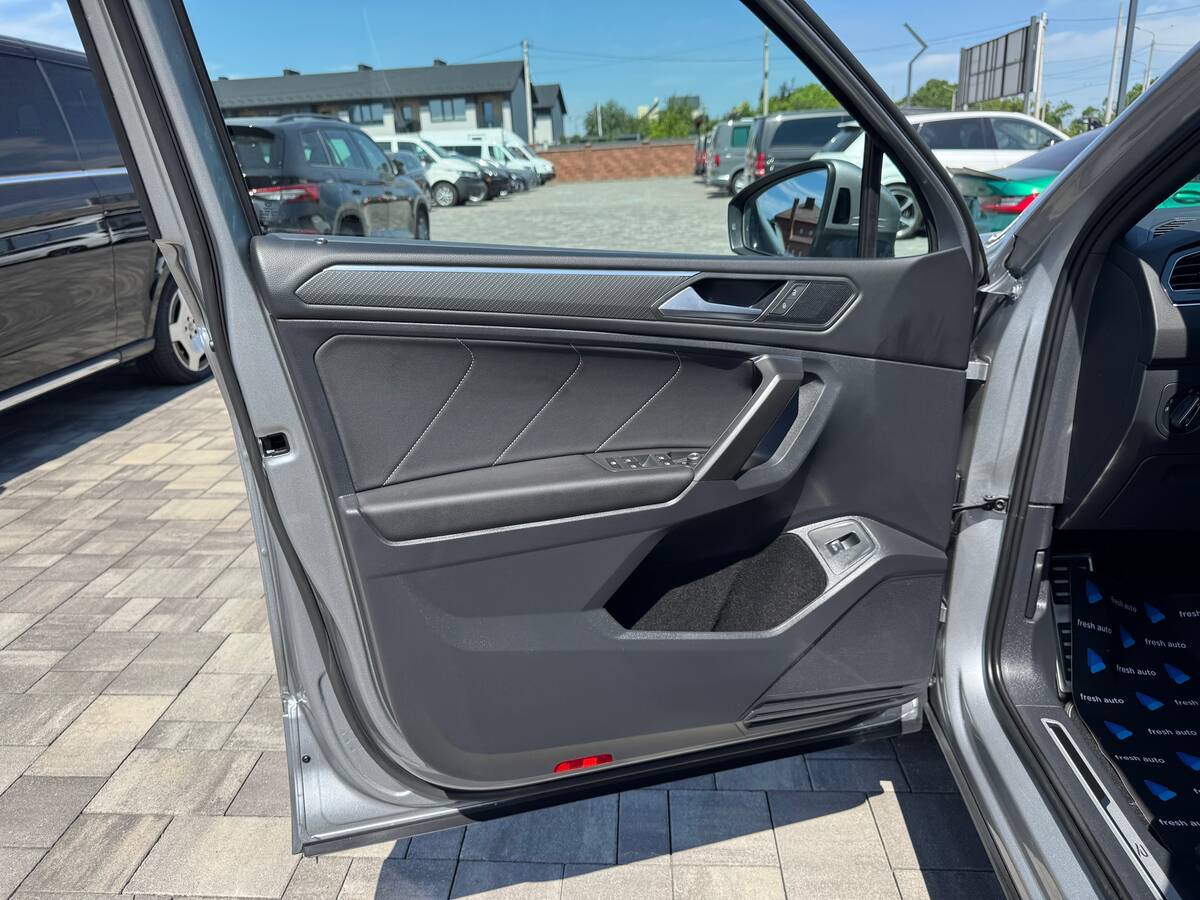 Volkswagen Tiguan Allspace 2022 - фреш авто