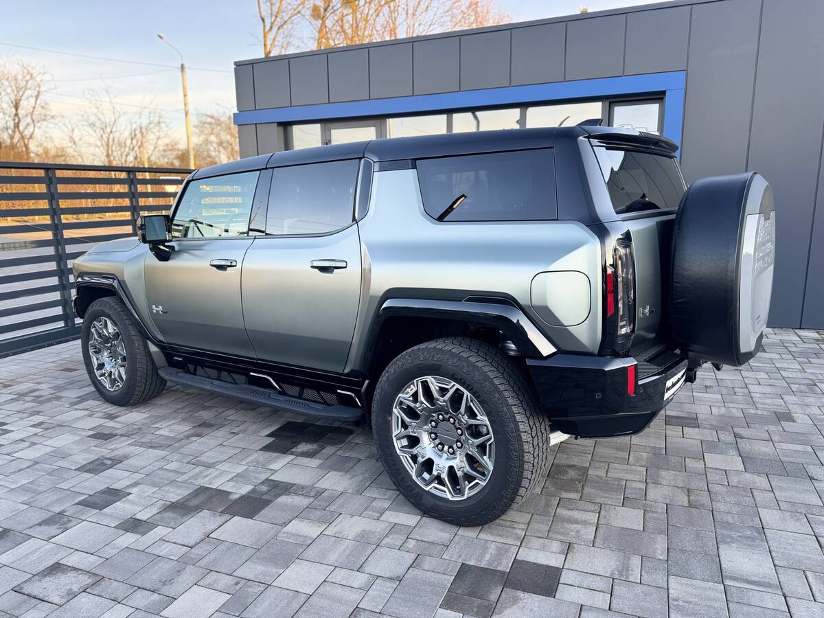 Hummer EV SUV 3X 2023 - Батарея: 200 кВт