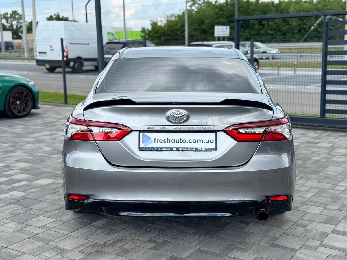 Toyota Camry 2021 - Country:  