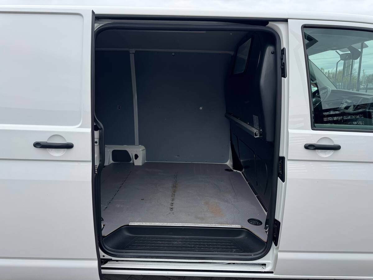 Volkswagen Transporter 2020 - Тип авто: Вантажівки 