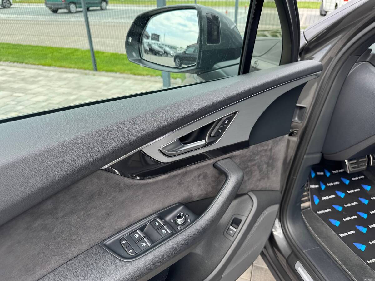 Audi Q7 2018 - freshauto