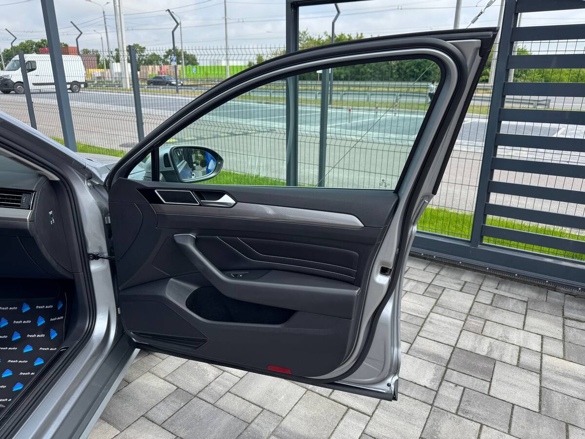 Volkswagen Passat Alltrack 2022 - фрешавто